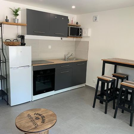 Charmant logement avec un extérieur et un jacuzzi Lançon-Provence Extérieur photo