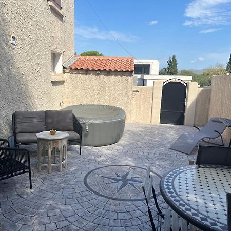 Charmant logement avec un extérieur et un jacuzzi Lançon-Provence Extérieur photo