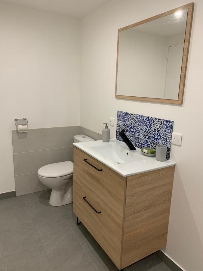 Charmant logement avec un extérieur et un jacuzzi Lançon-Provence Extérieur photo